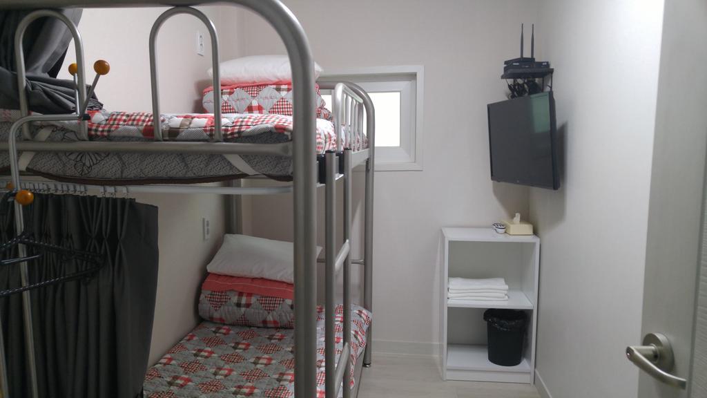 Embassy Guesthouse Itaewon Seoul Bagian luar foto
