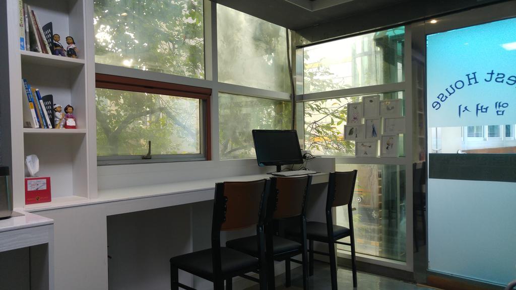 Embassy Guesthouse Itaewon Seoul Bagian luar foto