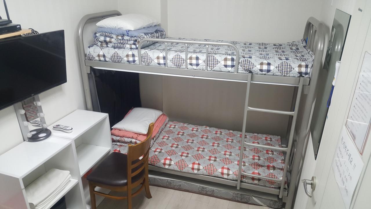 Embassy Guesthouse Itaewon Seoul Bagian luar foto
